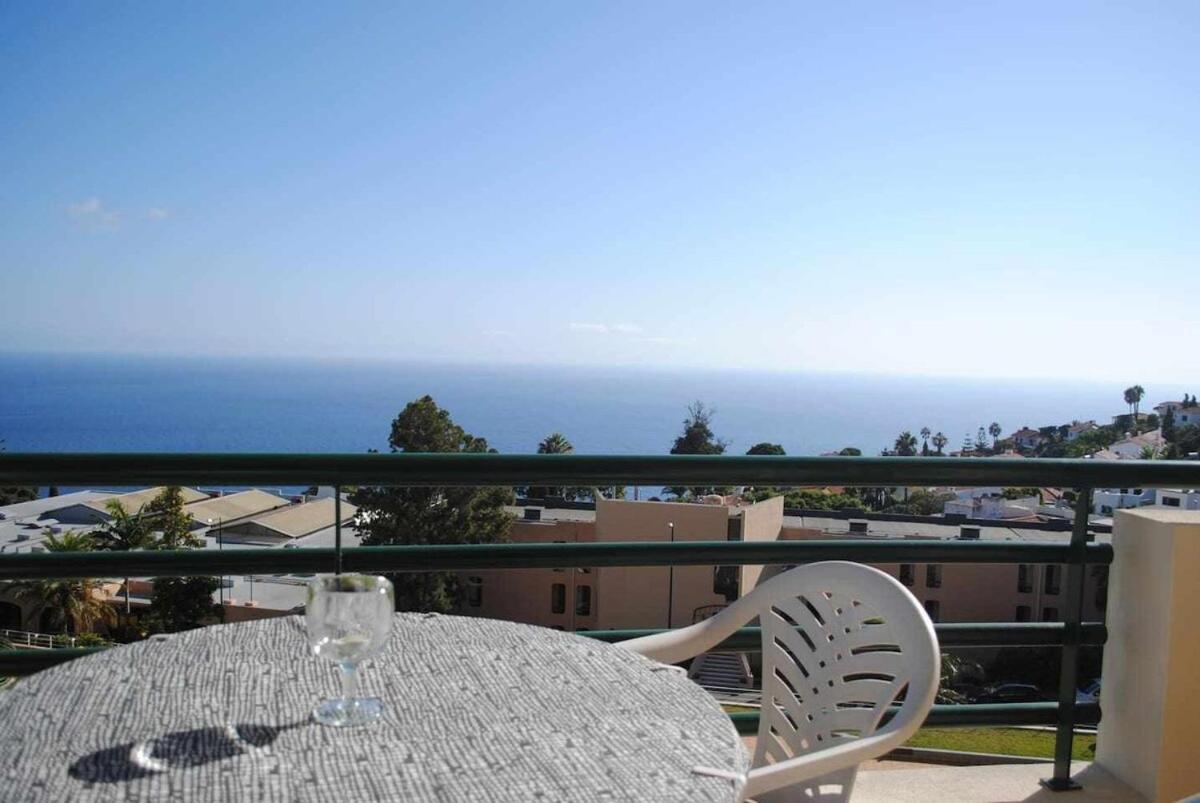 Pia'S Place - Apt With Sea View Caniço Exterior foto